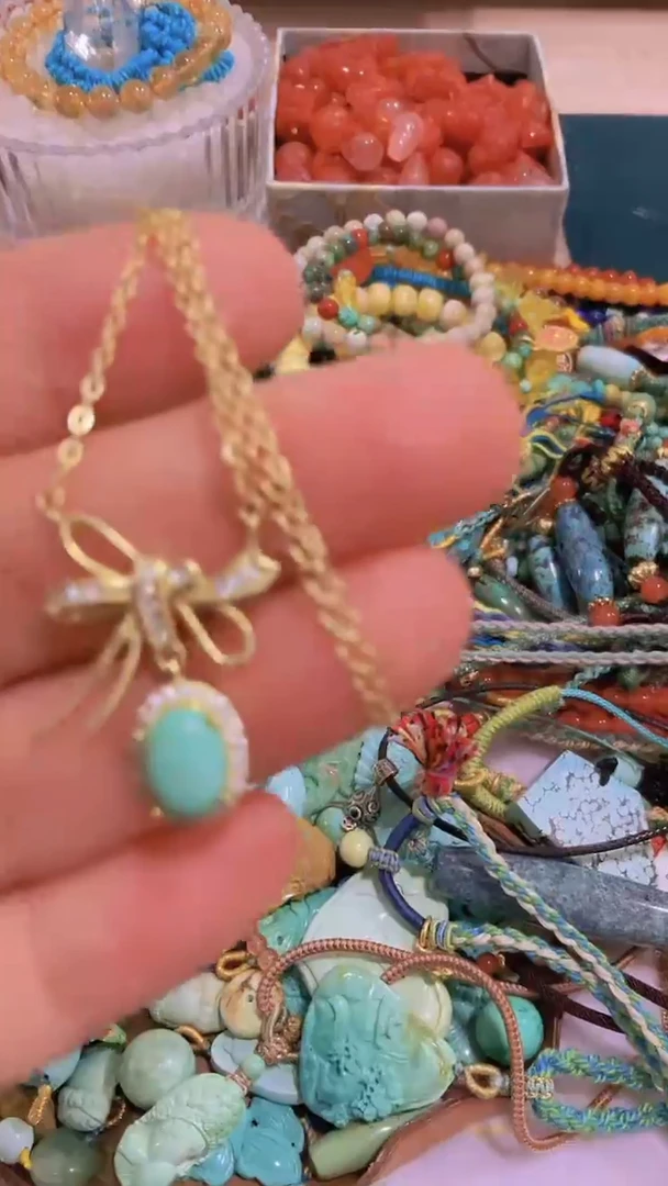 未镶嵌绿松石颈饰蝴蝶小吊坠