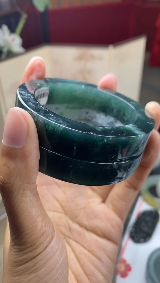 未镶嵌手镯定制翡翠（多样性发一）