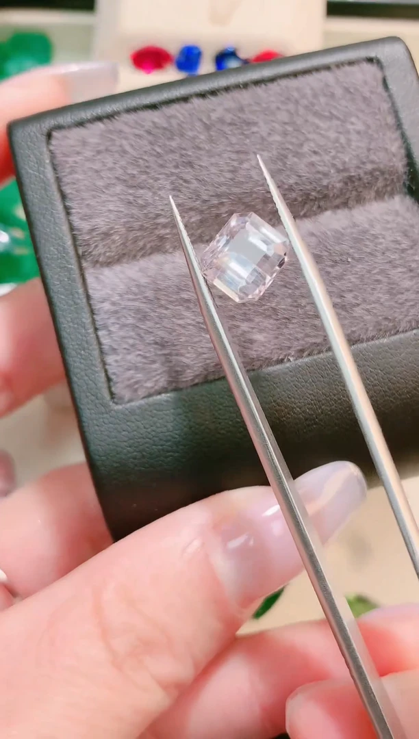 未镶嵌锂辉石裸石3.54ct