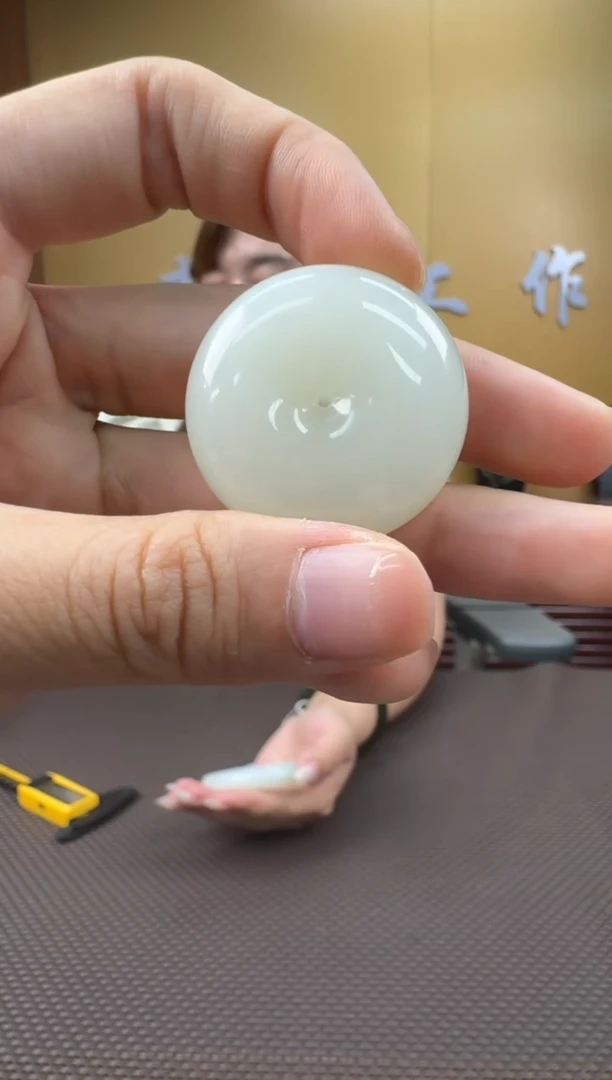 和田玉未镶嵌颈饰挂件