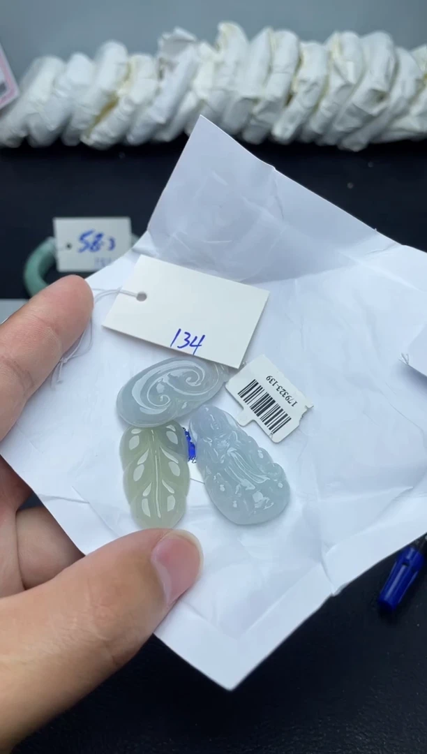 未镶嵌手镯翡翠134