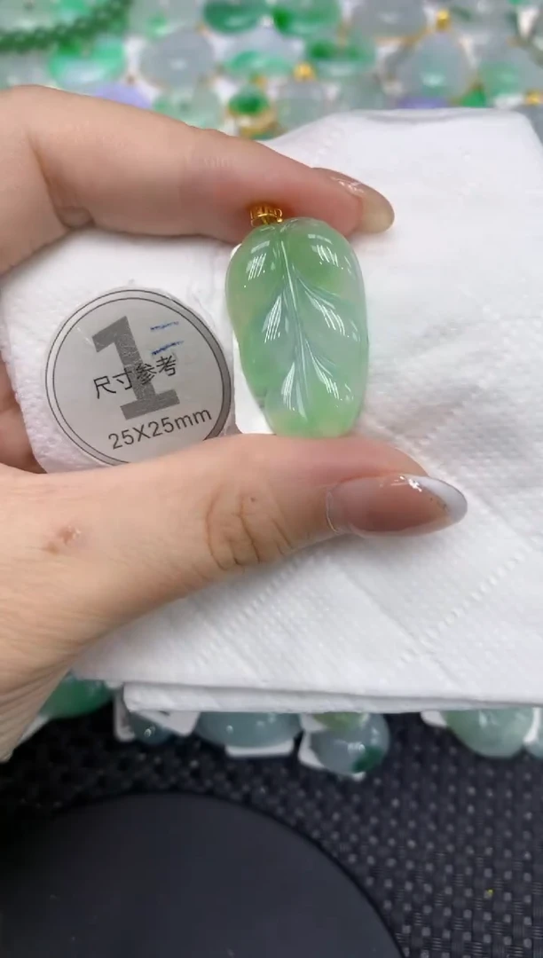颈饰18K金镶嵌翡翠11111111