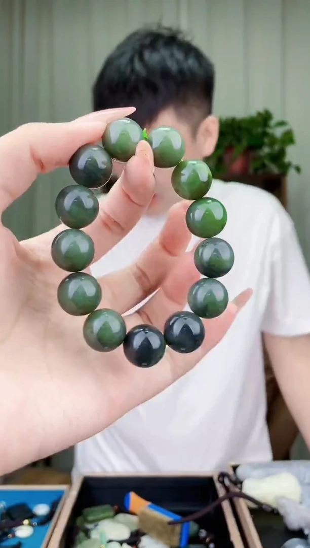 未镶嵌和田玉挂件拍一发一，多样性发货！