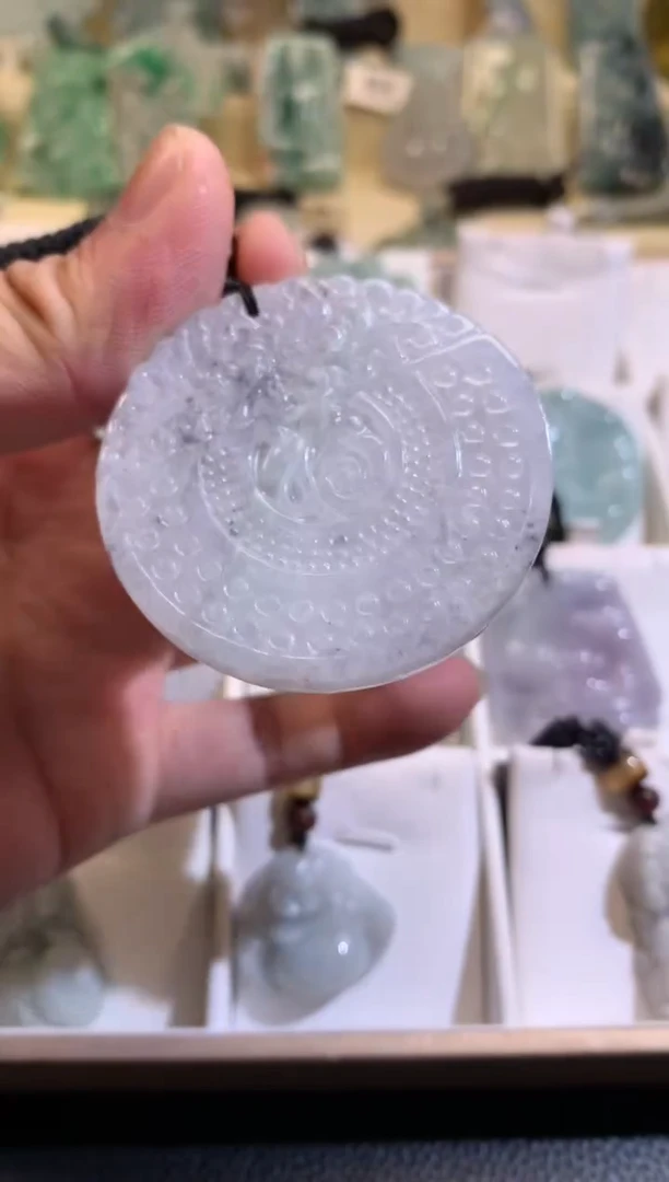 【闪购商品】翡翠颈饰未镶嵌03/06/30