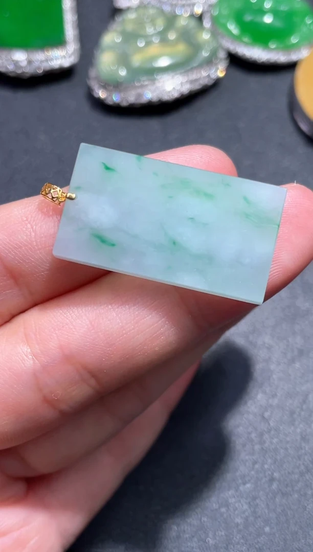 颈饰18K金镶嵌翡翠19.......