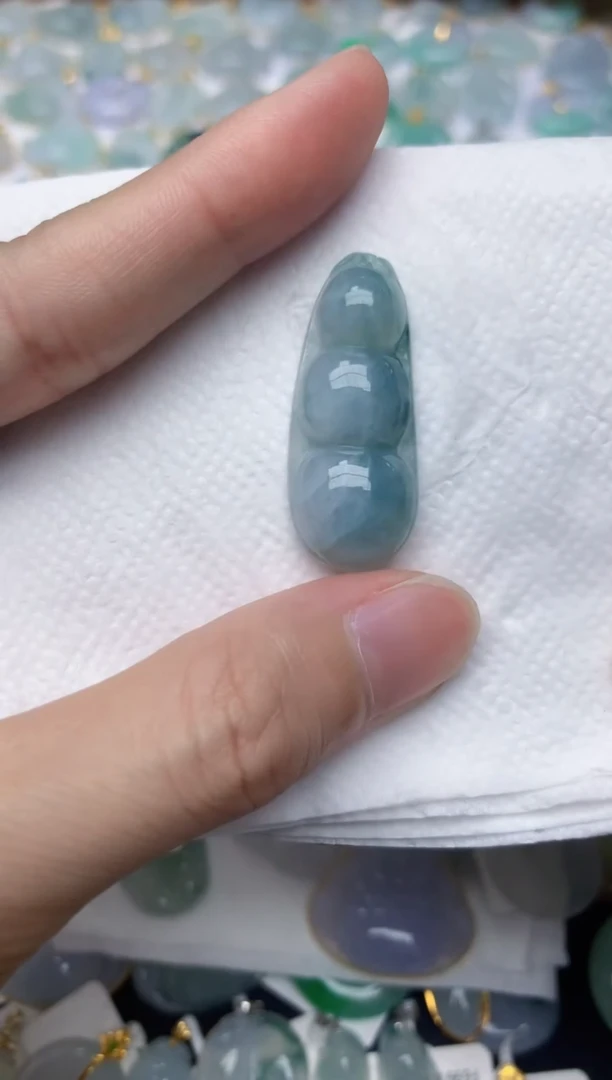 翡翠未镶嵌颈饰天然A货翡翠