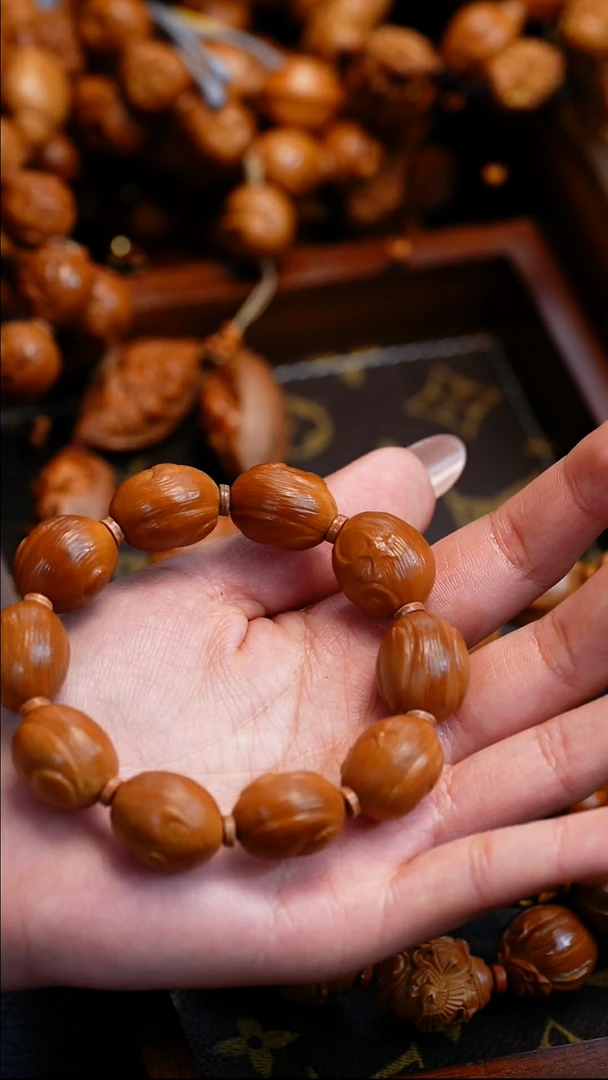 【闪购商品】橄榄核吊坠苏工橄榄核