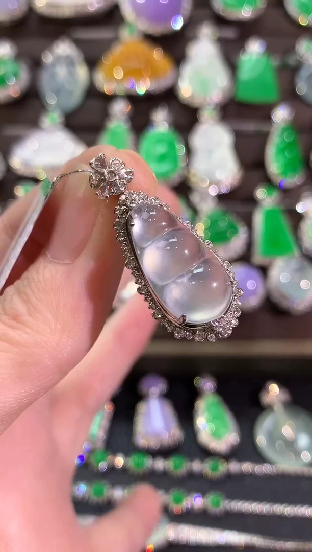 吊坠(不含链)18K金镶嵌翡翠冬日珠宝Q60