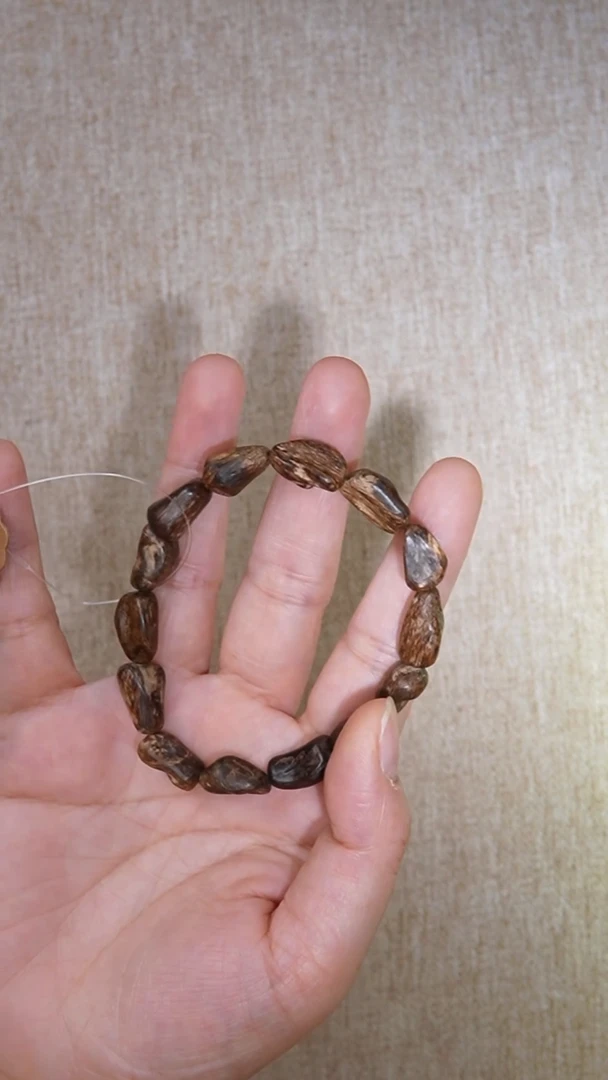 沉香手串达拉干单圈随形沉水