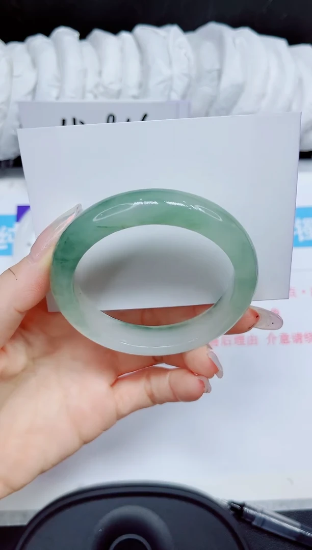 石英质玉手镯未镶嵌104.