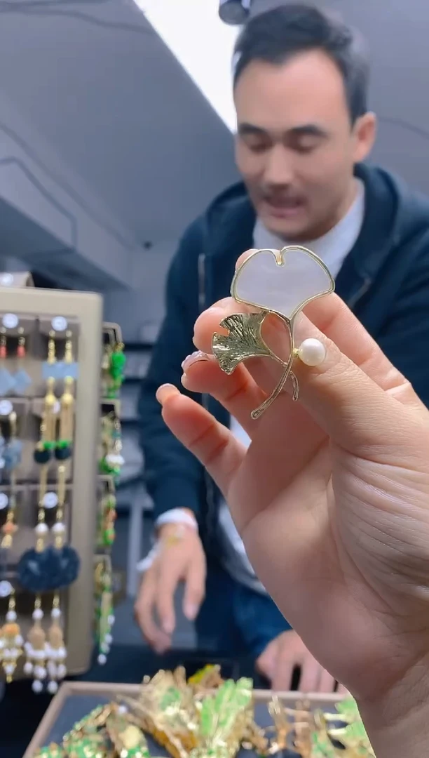 【闪购商品】淡水珍珠耳饰合金09珍珠胸针