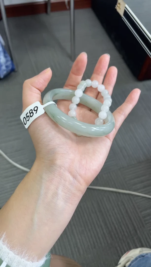 未镶嵌手镯石英质玉0589