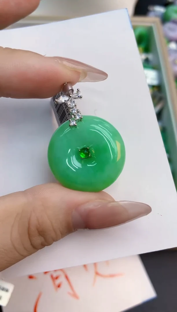 翡翠未镶嵌吊坠(不含链)1