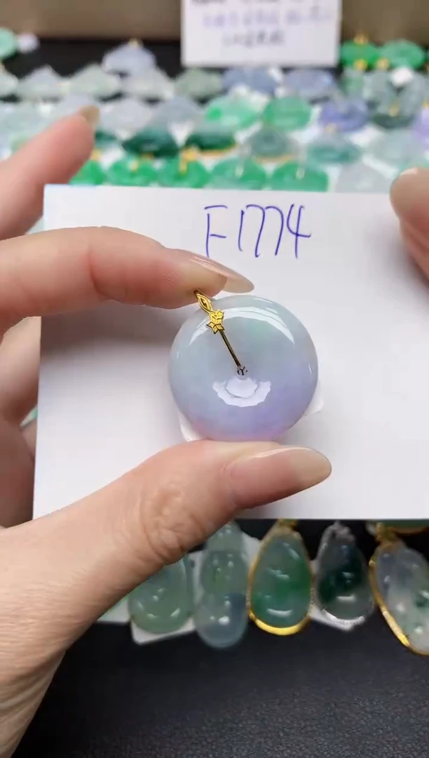 颈饰18K金镶嵌翡翠天然缅甸A货翡翠百元以上9元证书费自理