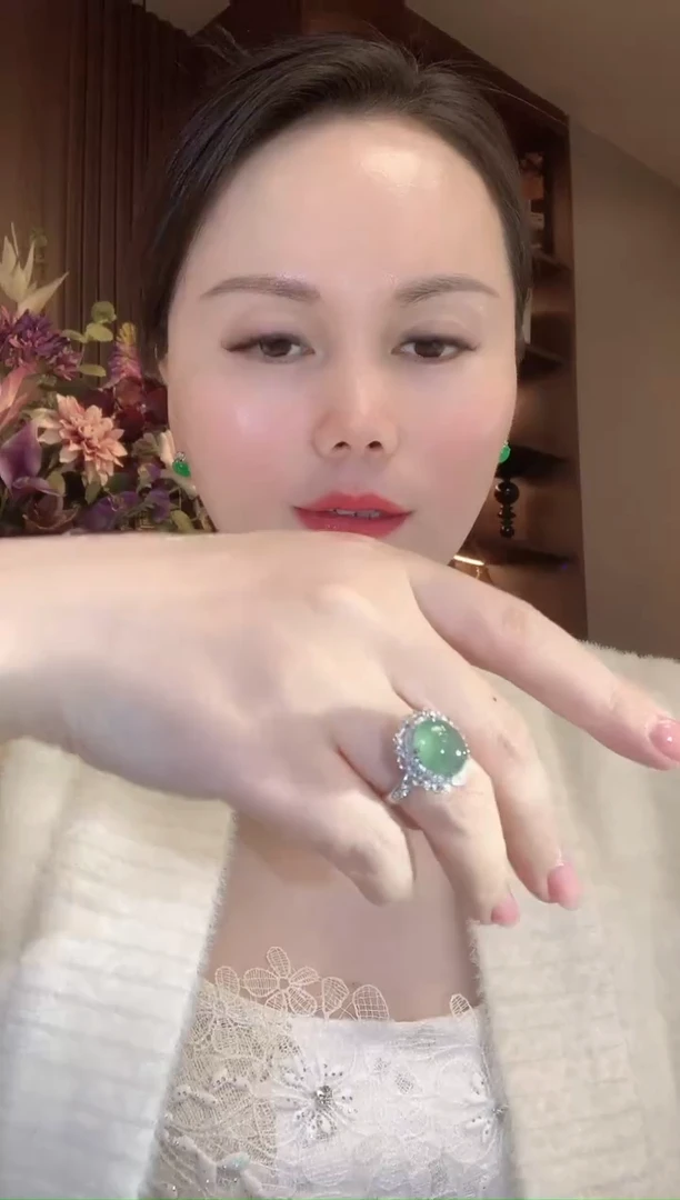 18K金镶嵌戒指翡翠C107