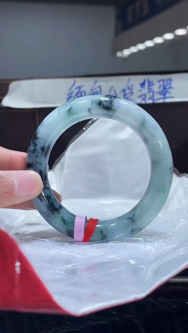 未镶嵌手镯翡翠5