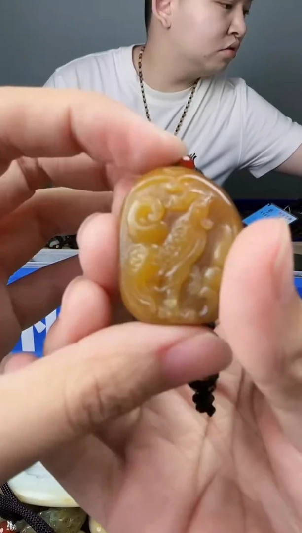 和田玉未镶嵌颈饰1