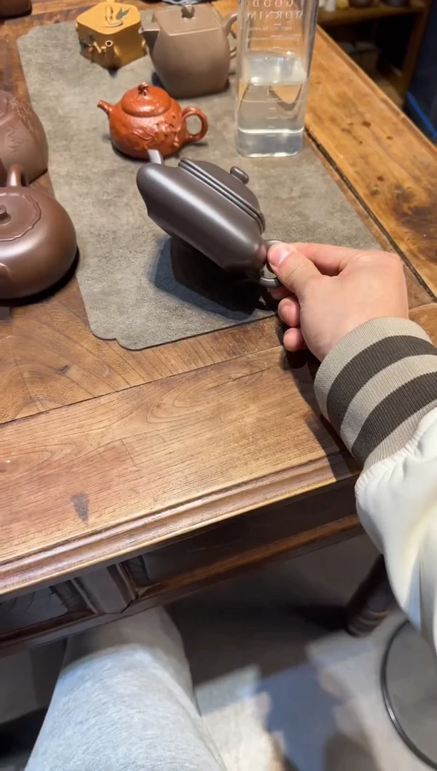 茶壶紫砂江****蝶寒灰老人老紫泥170cc