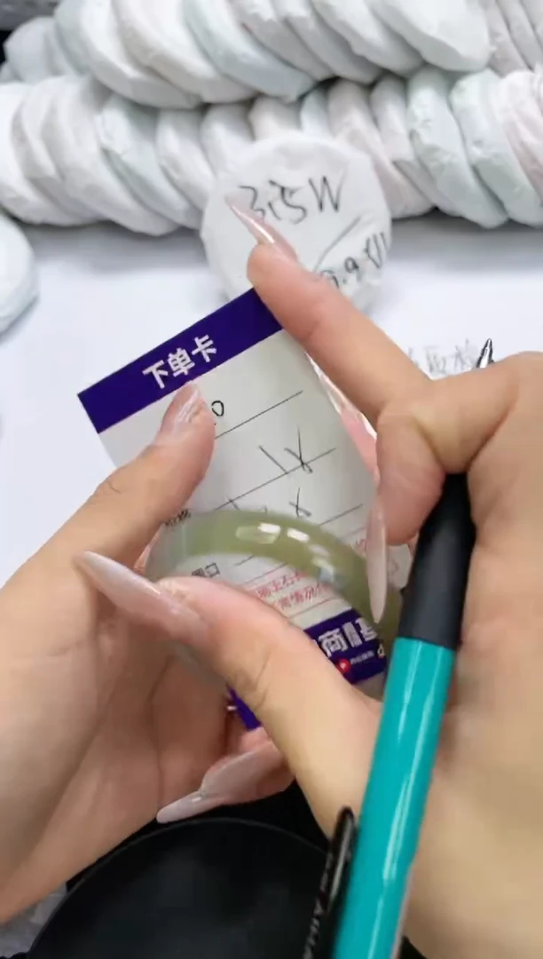 未镶嵌手镯玛瑙/玉髓540