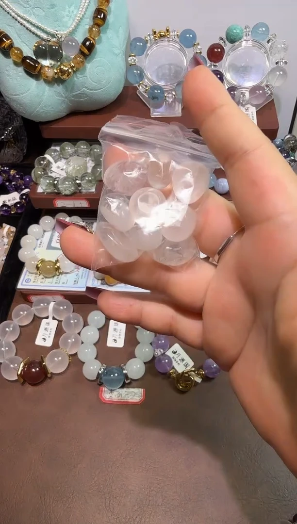 未镶嵌珠宝半成品水晶白水碎石（青柠）