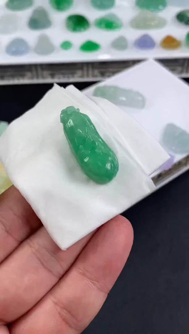 未镶嵌定制翡翠松*翡翠