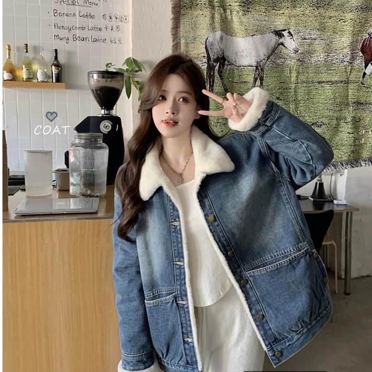 2024冬季新款加绒加厚复古拼接翻领韩版牛仔外套宽松纯色简约上衣