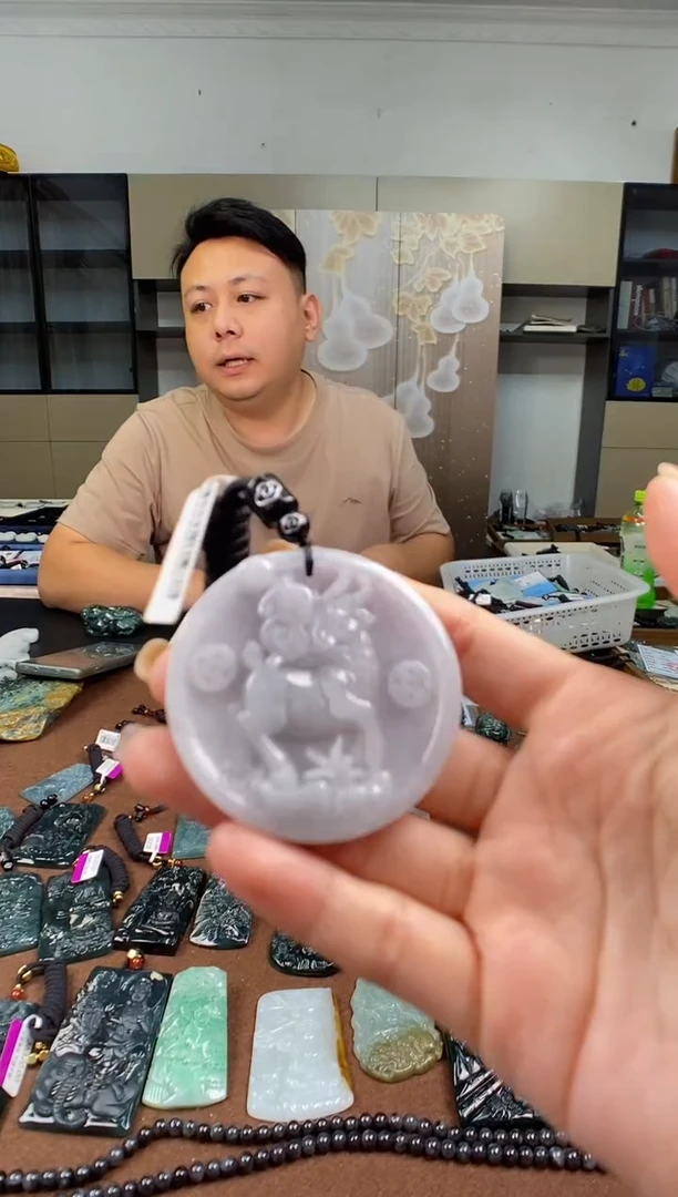 颈饰未镶嵌翡翠多样性发其一