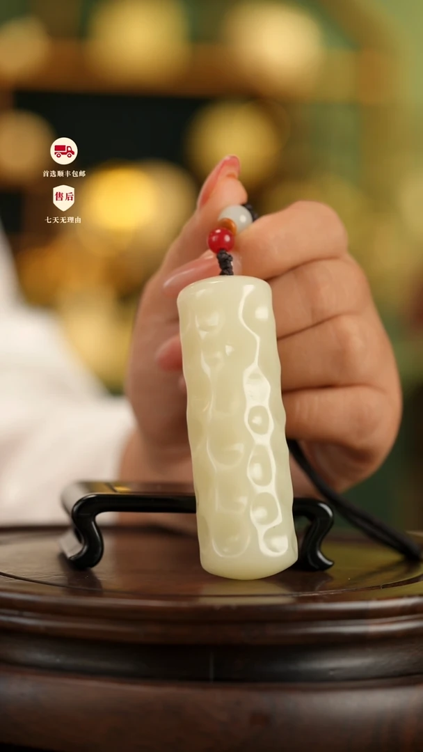 云南石竹叶青雕刻：奶酪棒锤纹把件摆件