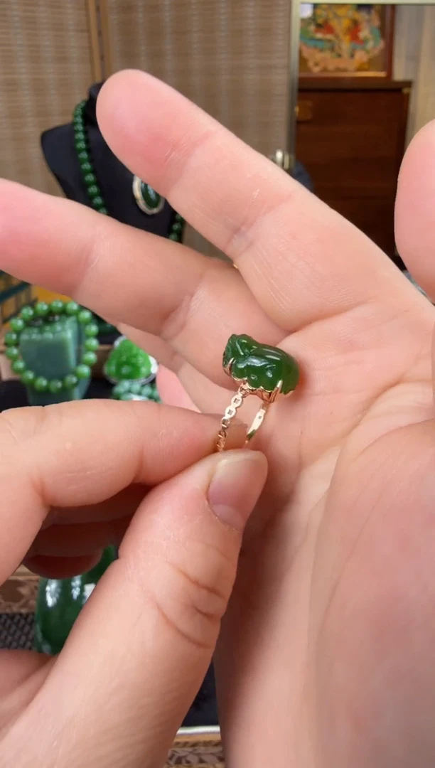 【闪购商品】和田玉（碧玉）戒指18K金镶嵌 