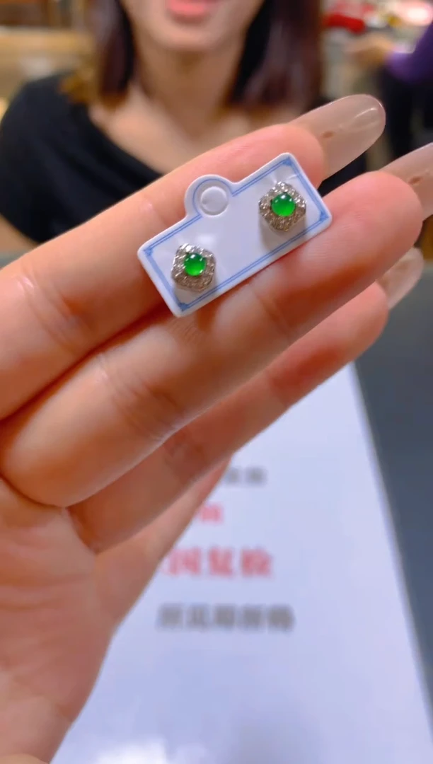 未镶嵌翡翠耳饰多样性发一