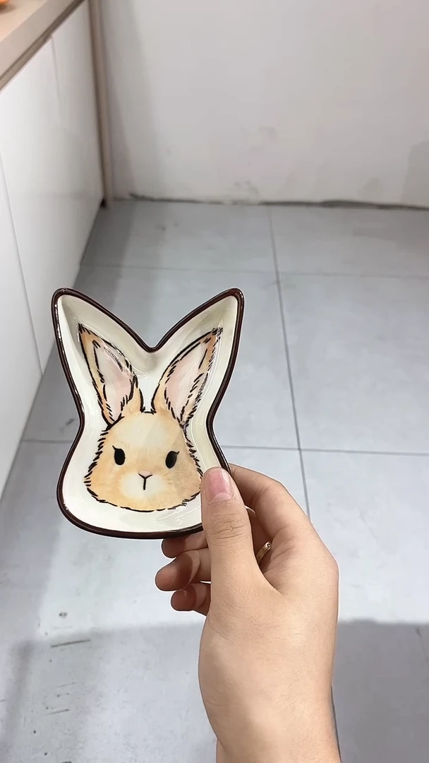 陶瓷摩登主妇赫拉兔味碟两个