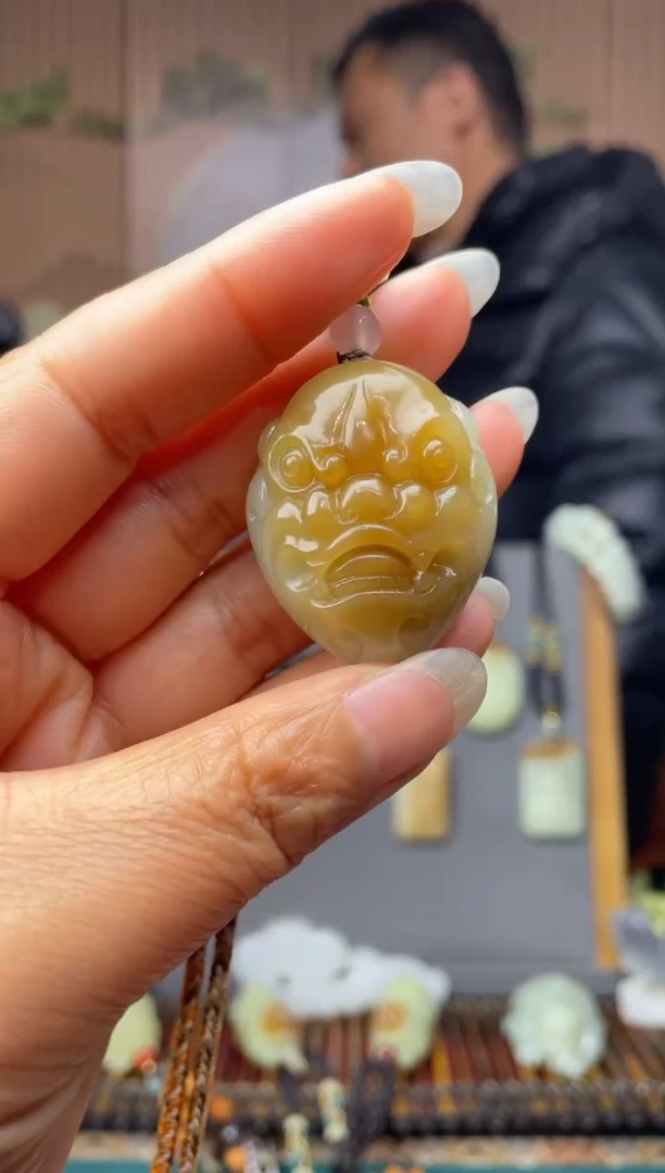 颈饰未镶嵌和田玉拍一发一