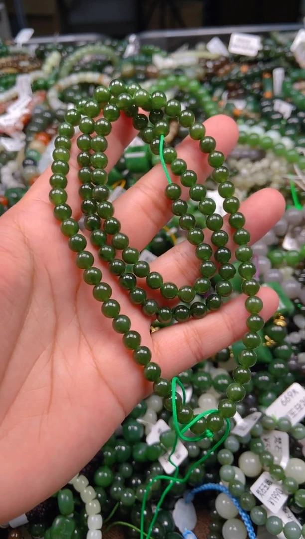 和田玉未镶嵌颈饰1