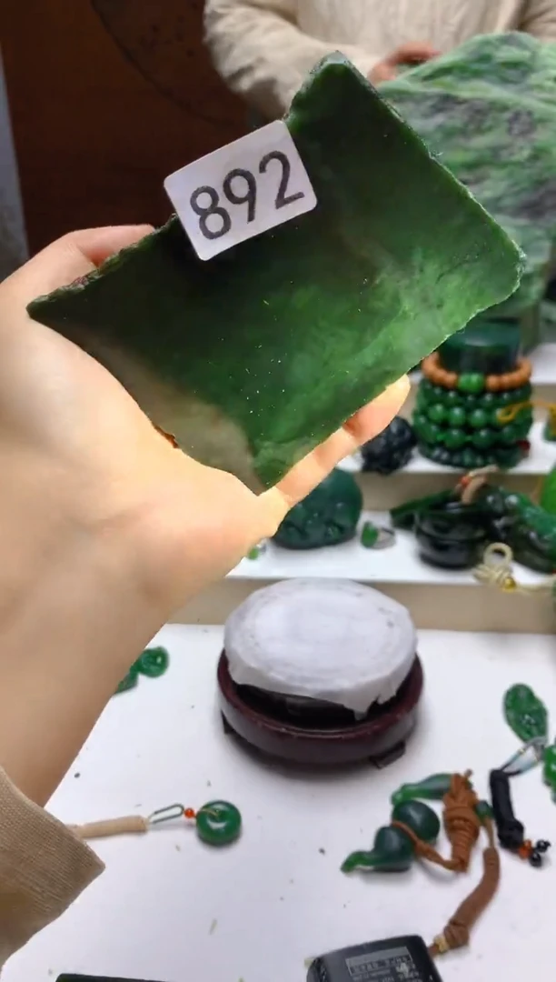 未镶嵌和田玉（碧玉）珠宝半成品1