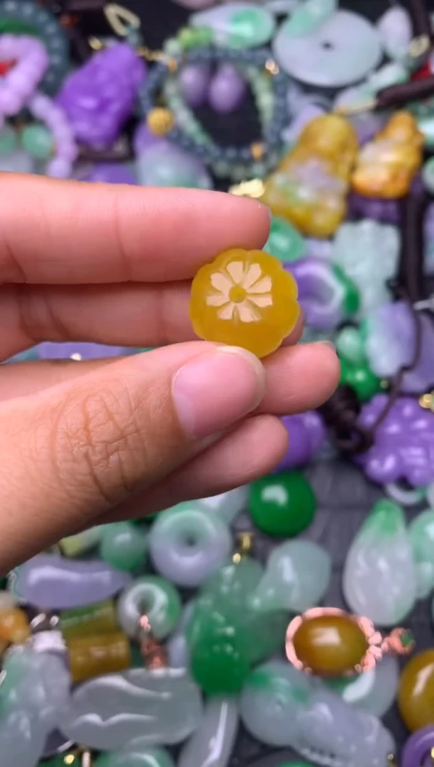 颈饰未镶嵌翡翠缅甸翡翠吊坠