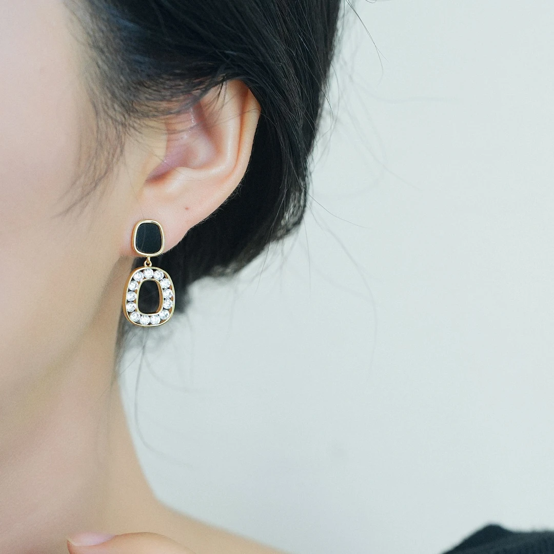 铜合金耳饰 法式简约耳环女黑色小众设计高级耳钉耳坠2025新款