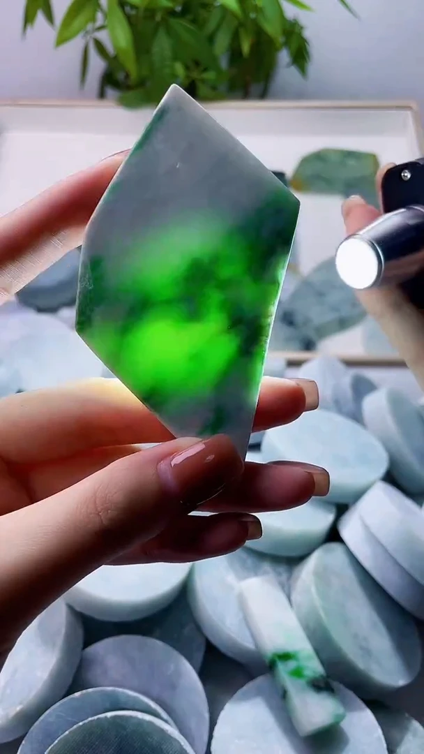 未镶嵌挂件翡翠文***儿翡翠327