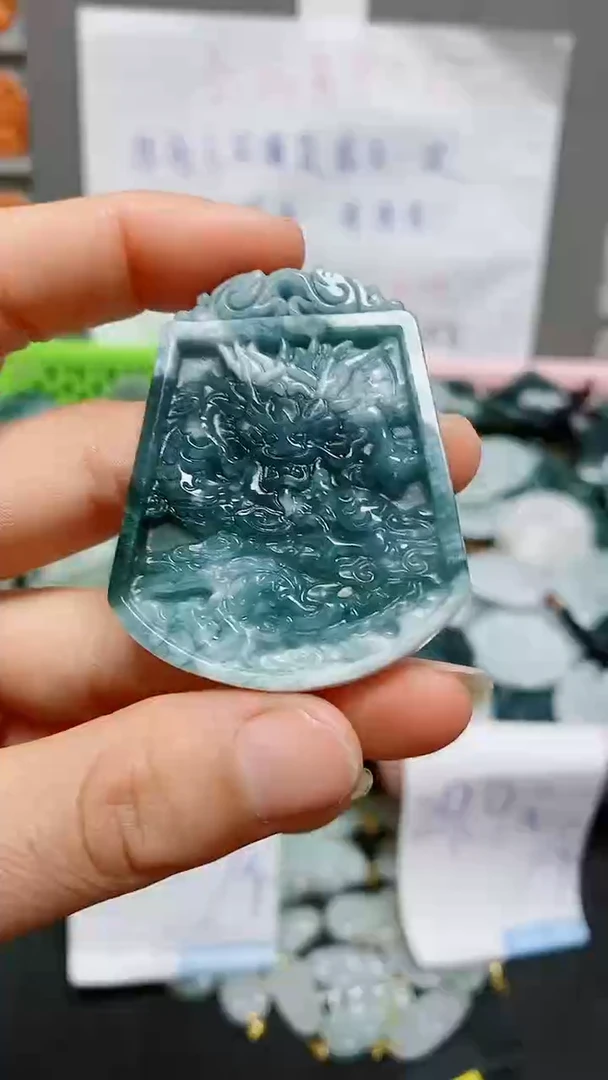 【闪购商品】翡翠颈饰未镶嵌天然翡翠A货