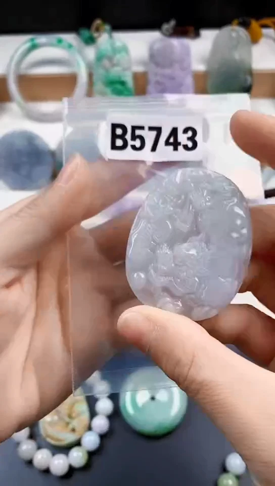 颈饰未镶嵌翡翠天然翡翠吊坠挂件