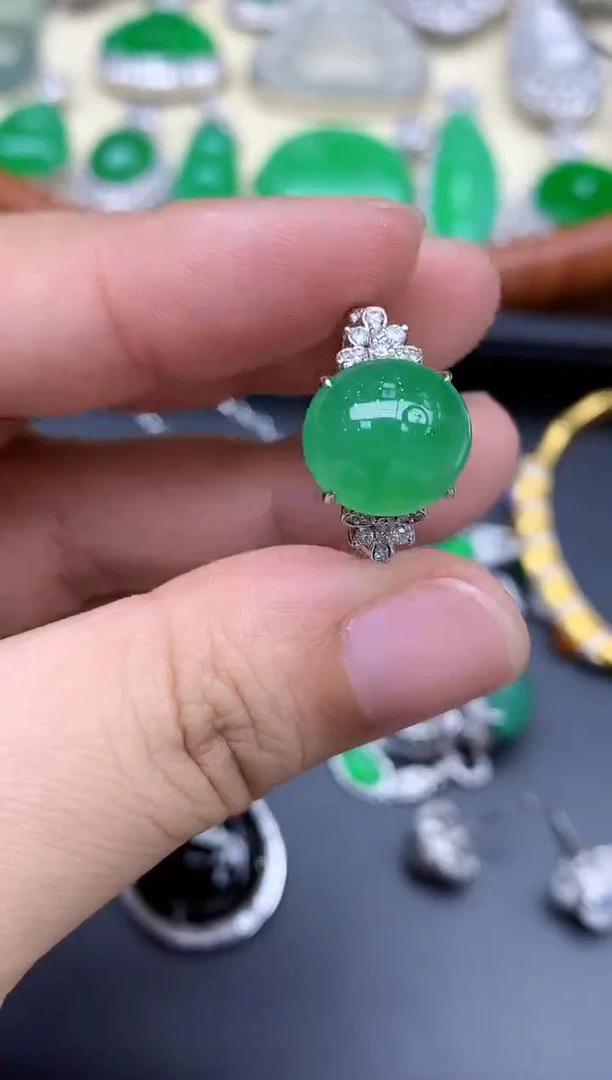 18K金镶嵌戒指翡翠695-中国好珍宝