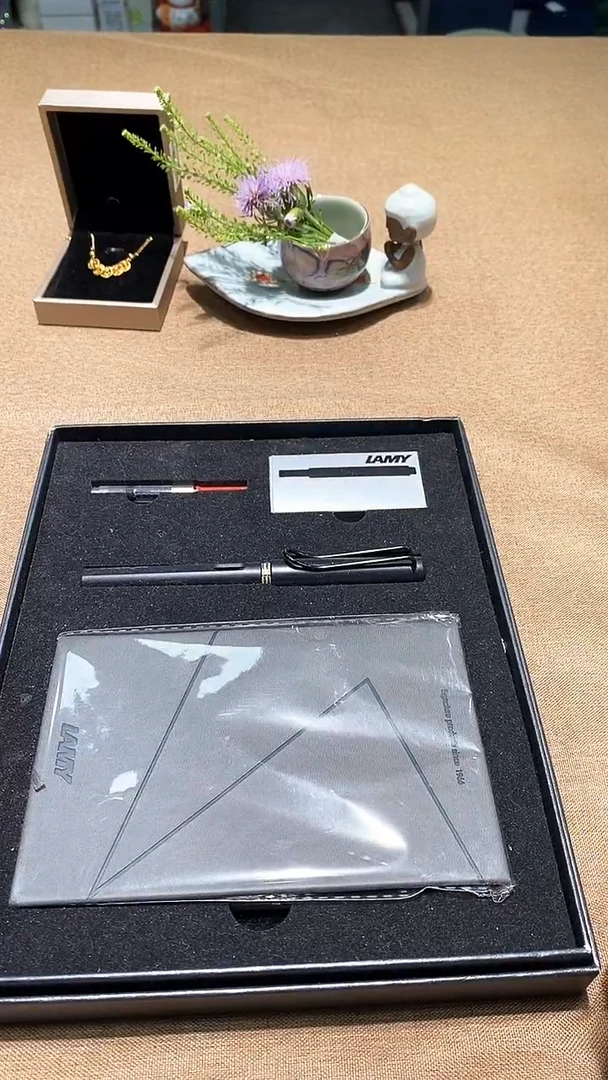 瓷片碗碟好物一件不留@@1