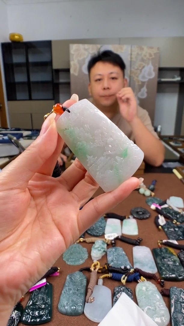 颈饰未镶嵌翡翠 多样性发其一