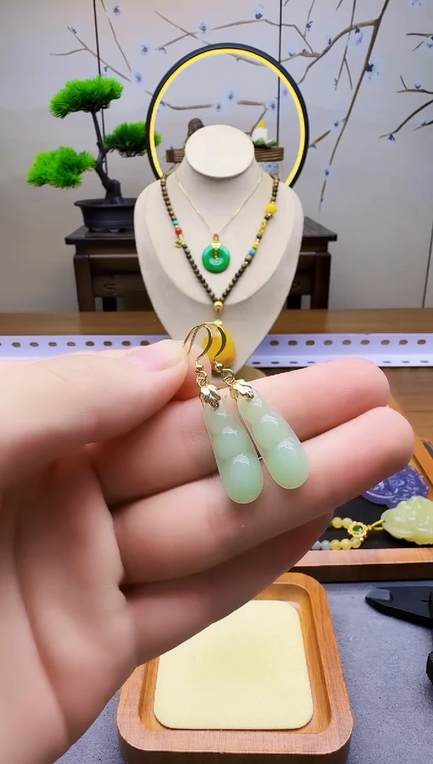 和田玉14K金镶嵌耳饰E100