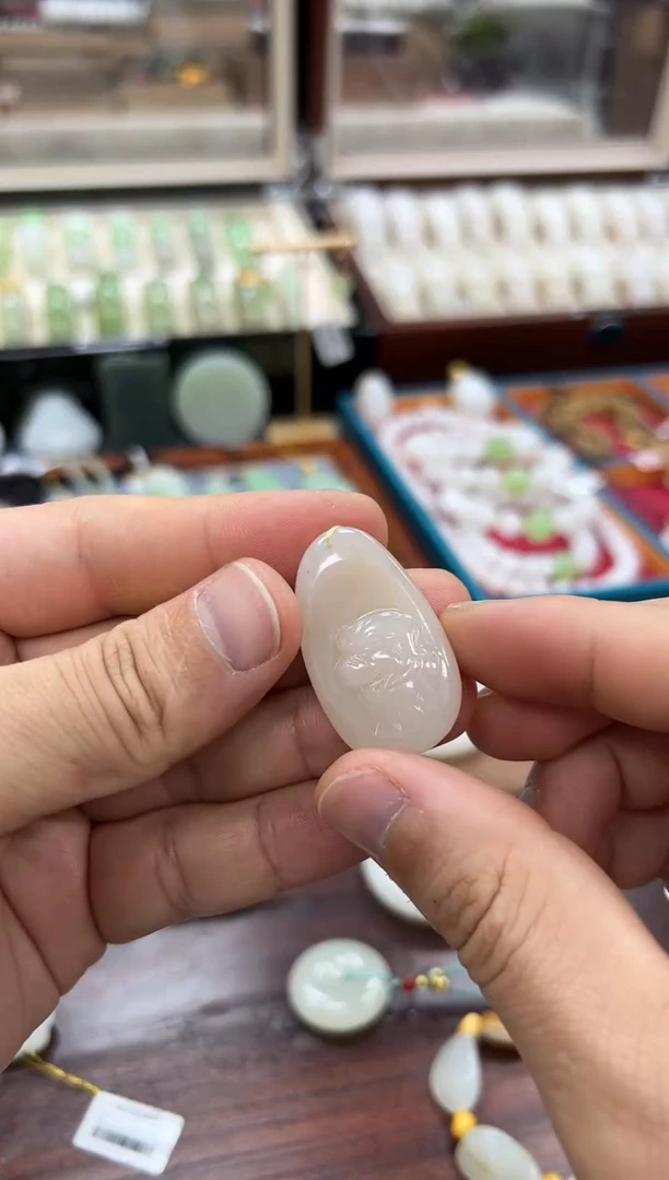 【闪购商品】和田玉吊坠未镶嵌藕粉旺财