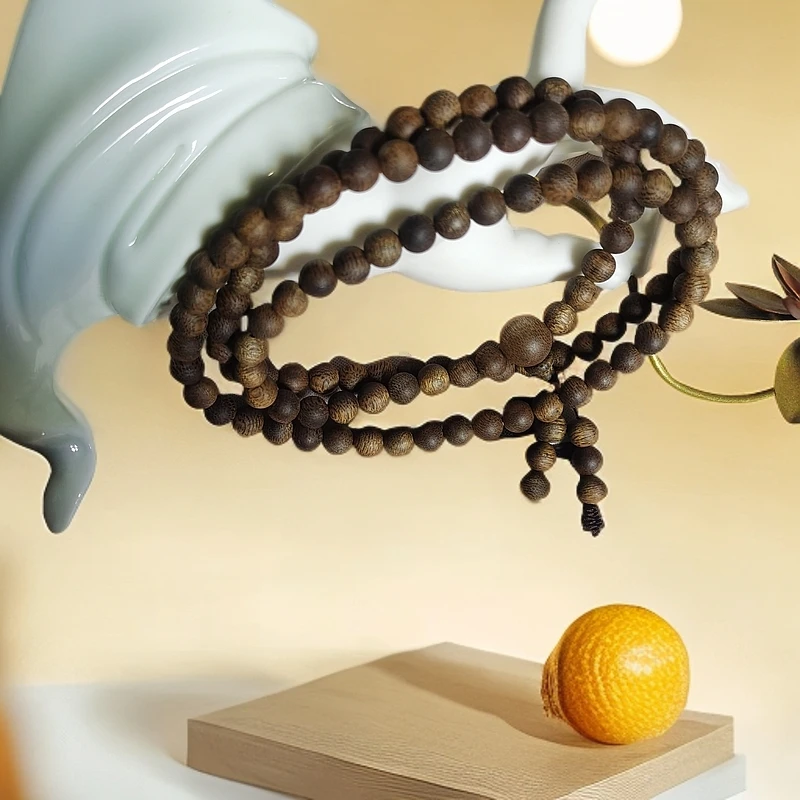 海南莺歌绿奇楠天然沉香0.6三圈手串多样性发货【QJ00320100】