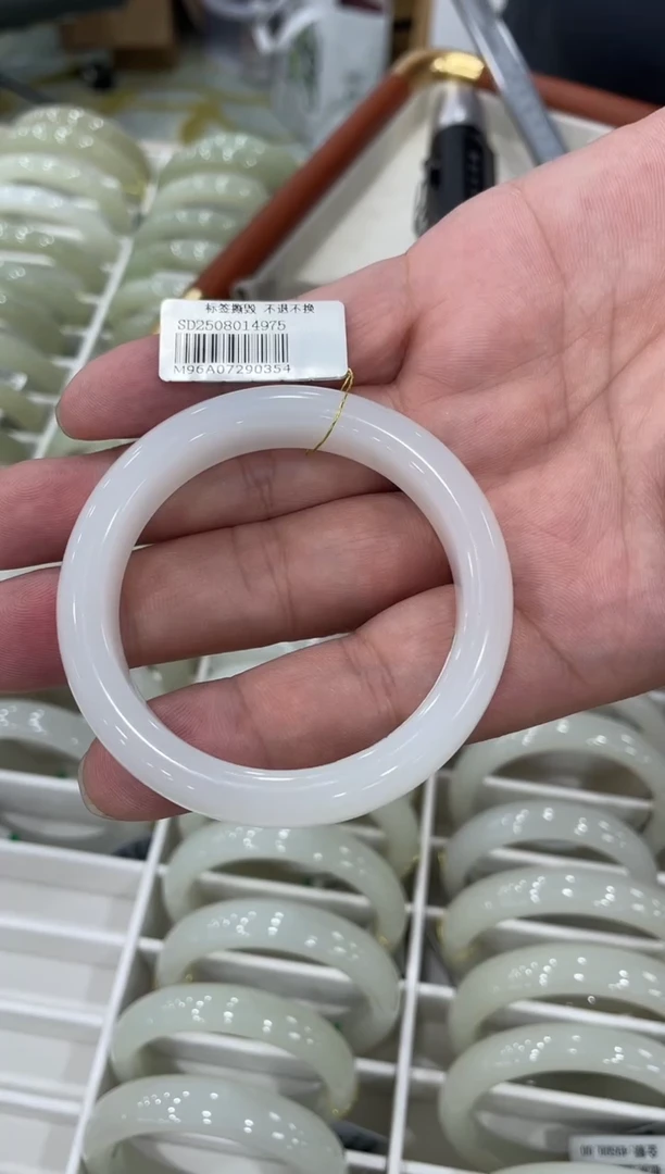 未镶嵌手镯和田玉52圈口 0354