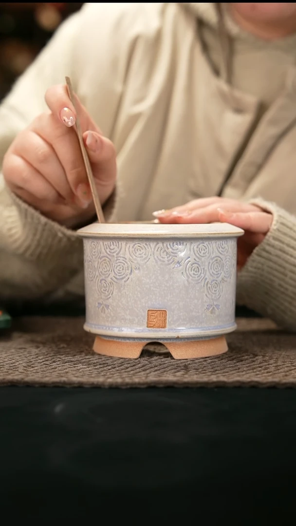 Y-口径9花盆-01-04-489特默认有瑕