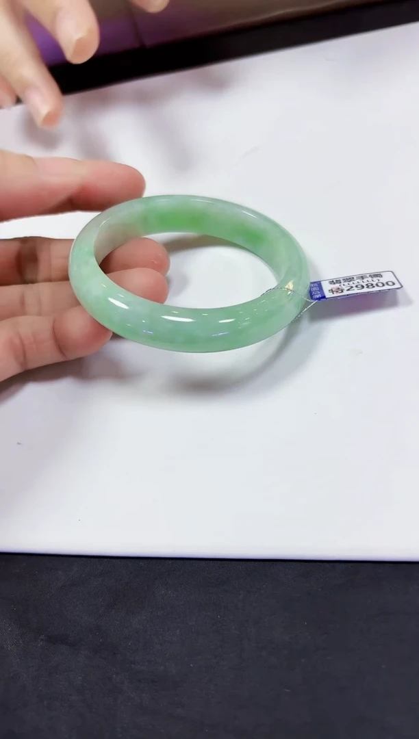 颈饰未镶嵌翡翠手镯55