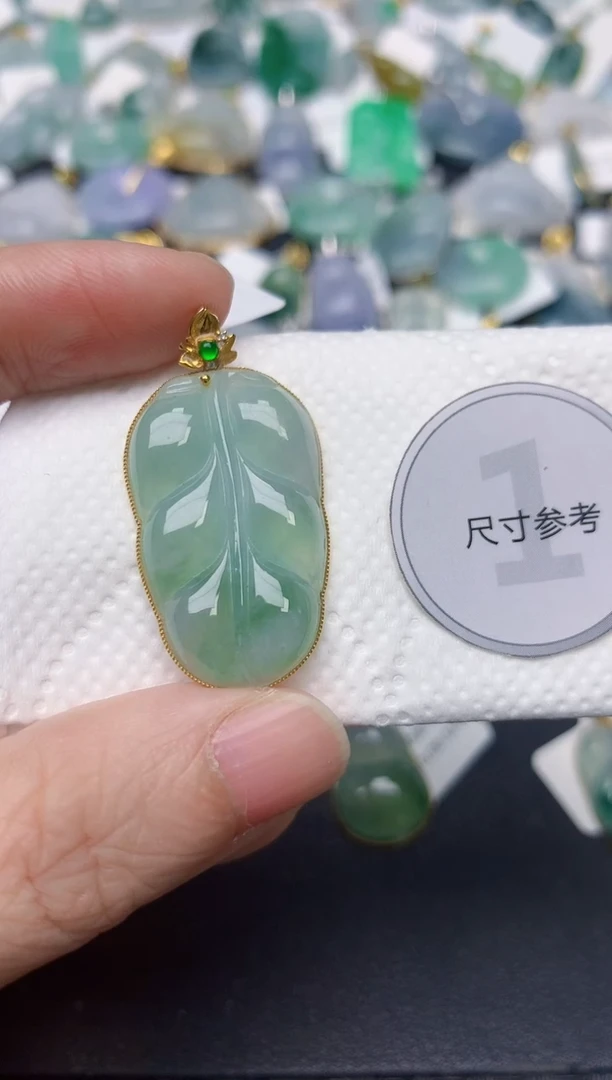 颈饰18K金镶嵌翡翠天然缅甸A货翡翠