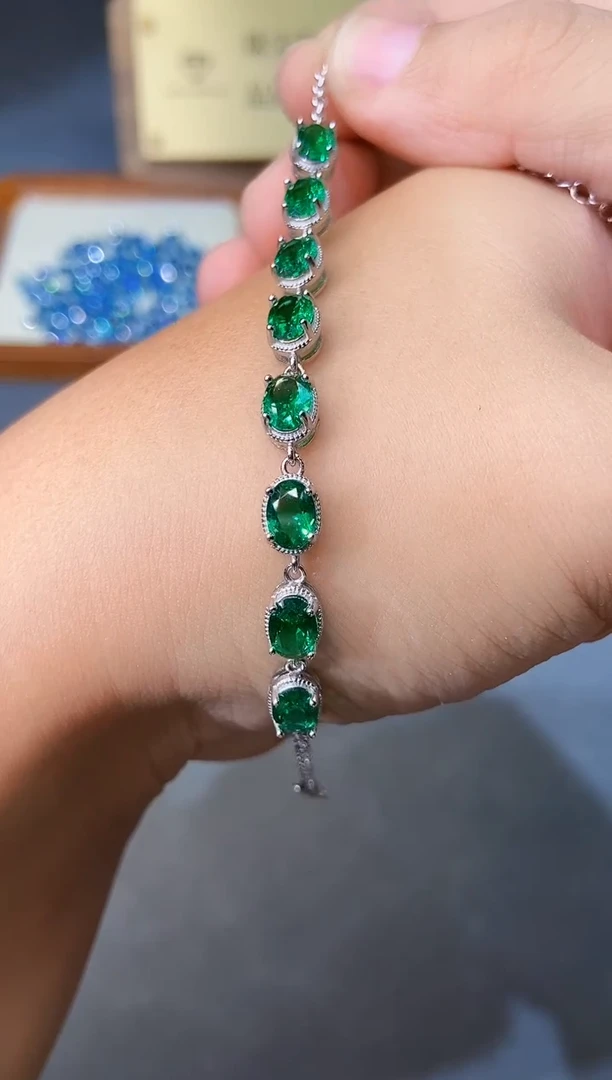 银S925镶嵌手链石榴石（沙弗莱）.....